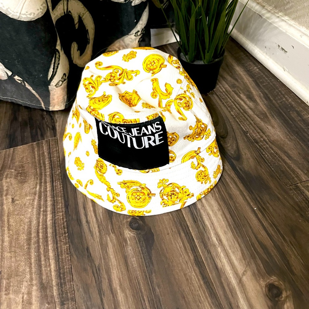 Versace bucket hat